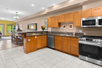 #104 – 5401 Lakeshore Drive